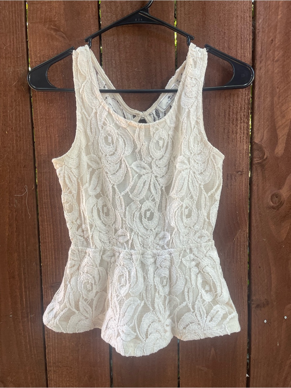 Office Siren Coquette Cream Lace Open Back Peplum Tank Top Sz Small